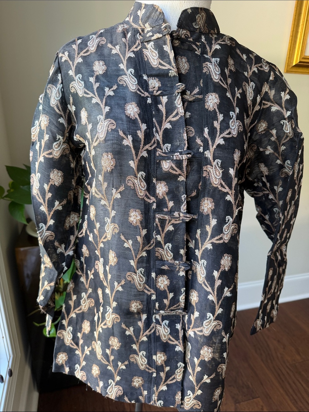 Floral Embroidered Mandarin Collar Jacket - Black